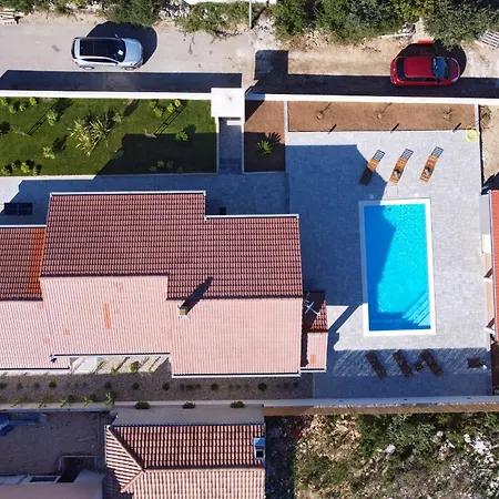 Fjaka With Swimming Pool *