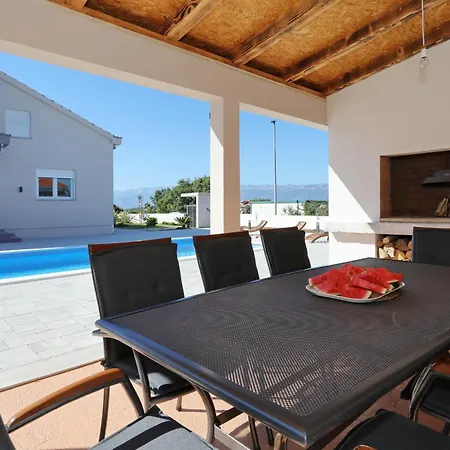 Holiday home Fjaka With Swimming Pool Pridraga