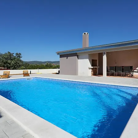 Fjaka With Swimming Pool