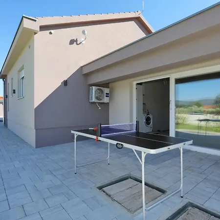 Ferienhaus Fjaka With Swimming Pool