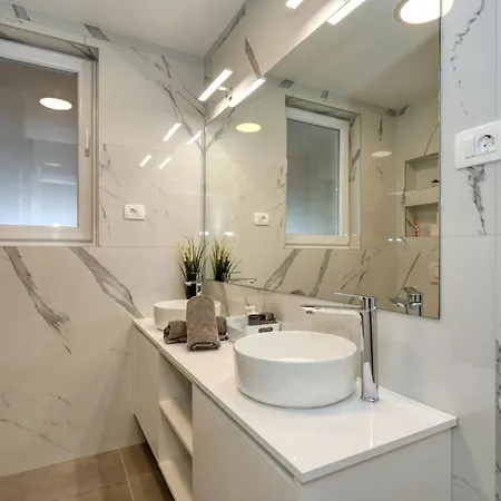 Ferienhaus Fjaka With Swimming Pool Pridraga